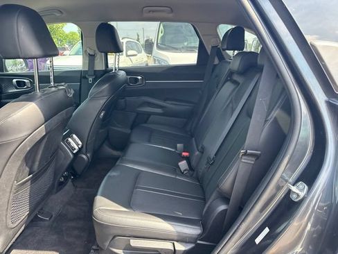 Used 2023 Kia Sorento S FWD image 16