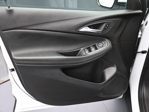Used 2024 Buick Encore GX Preferred FWD image 16