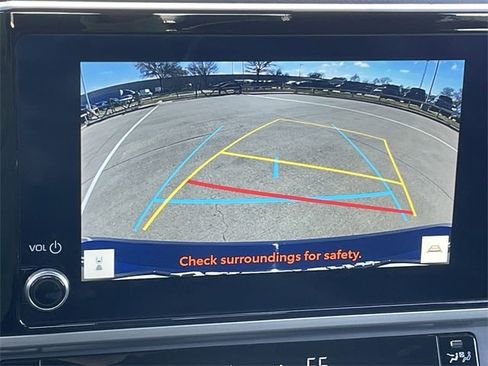 Used 2025 Toyota Camry SE image 19