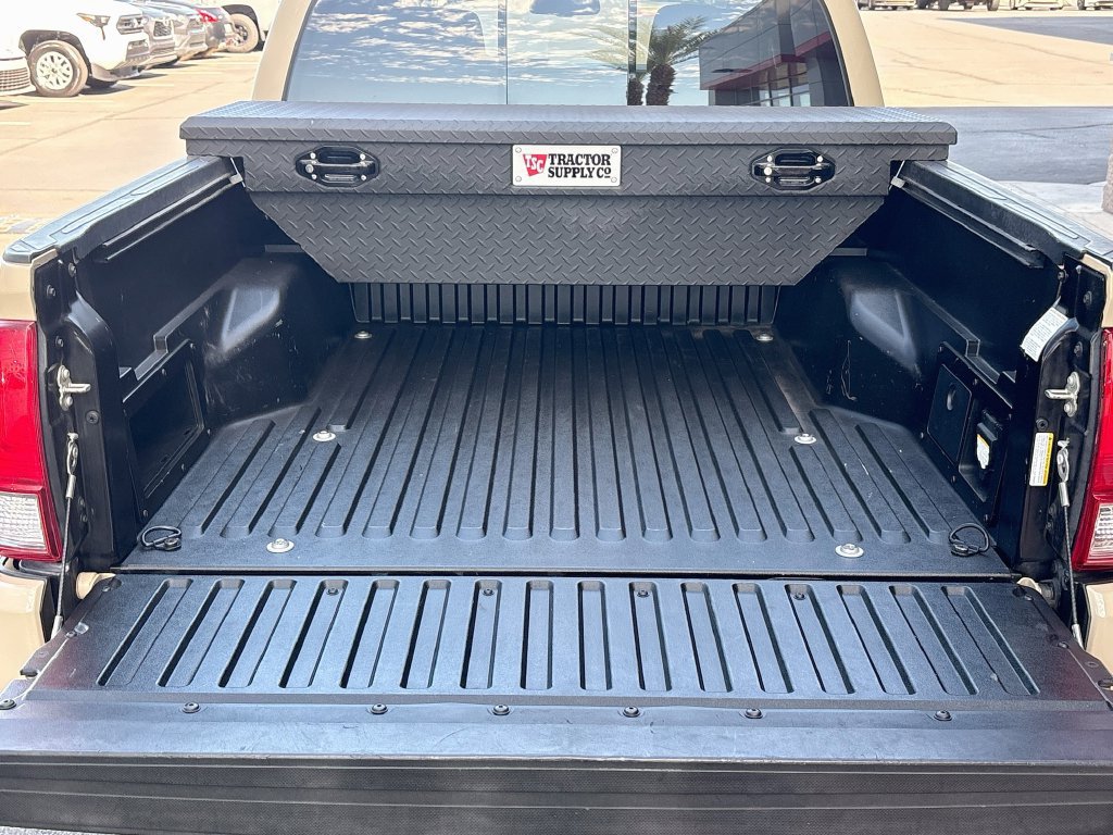 Used 2017 Toyota Tacoma TRD Off-Road w/ Tow Package (A/T) AWD/4WD image 27