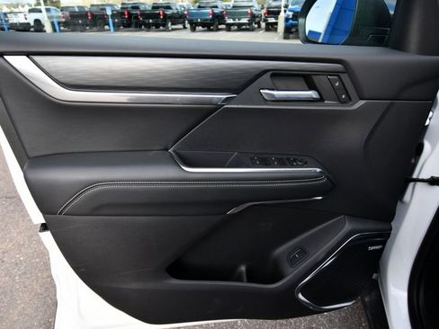 Used 2025 GMC Acadia Elevation w/ LPO, Floor Liner Package AWD/4WD image 22