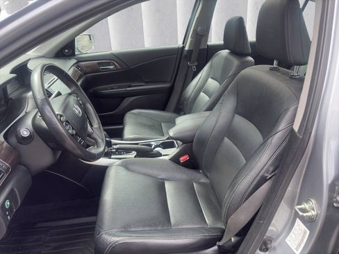 Used 2017 Honda Accord EX-L image 16