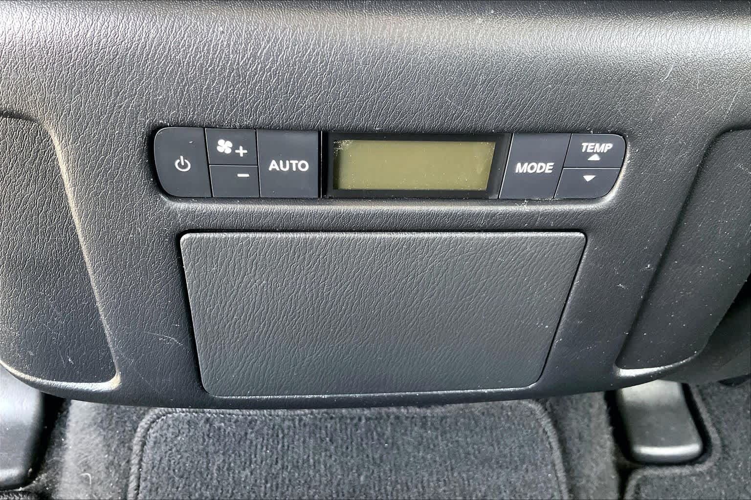 Used 2022 Nissan Armada SL w/ Captain's Chairs Package RWD image 31