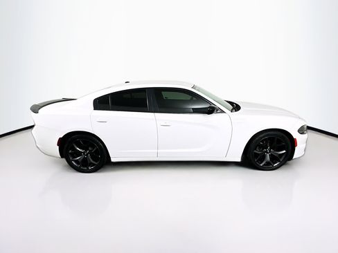 Used 2020 Dodge Charger SXT w/ Blacktop Package RWD image 9