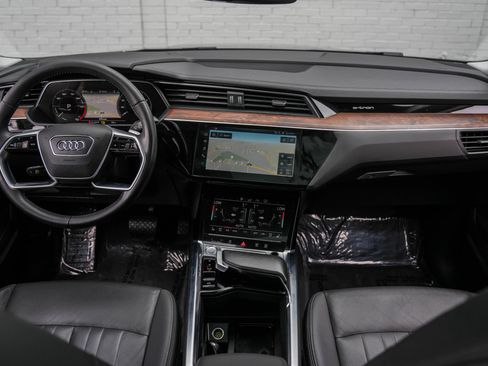 Used 2020 Audi e-tron Premium Plus AWD/4WD image 7