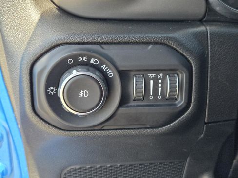 Certified 2022 Jeep Wrangler Unlimited Sport AWD/4WD image 19
