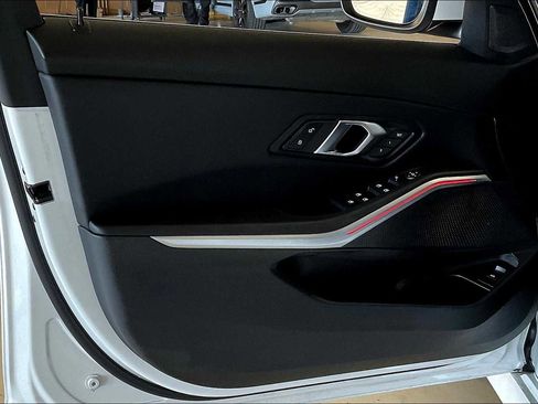 Certified 2025 BMW 330i 330i w/ M Sport Package image 20