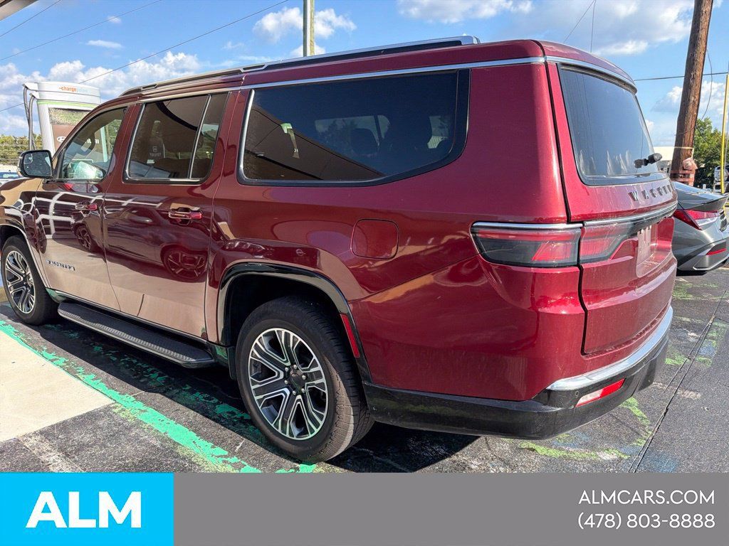 Used 2024 Jeep Wagoneer L Series II w/ Flexible Seating Group AWD/4WD image 8