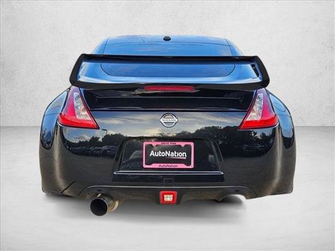 Used 2019 Nissan 370Z Touring Sport RWD image 6
