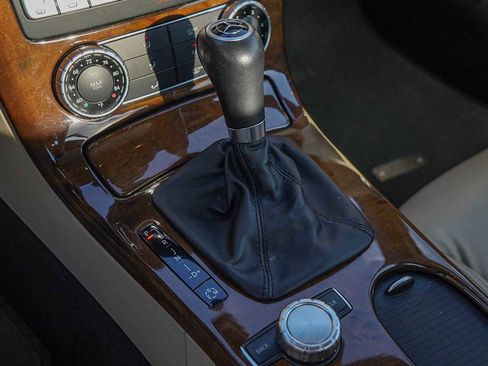 Used 2015 Mercedes-Benz SLK 250 w/ Premium Package image 18