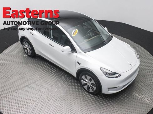 Used 2023 Tesla Model Y Long Range AWD/4WD image 3