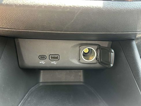 Certified 2025 Buick Envista Sport Touring FWD image 32