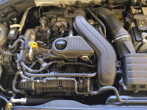 Used 2024 Volkswagen Jetta SE FWD image 30