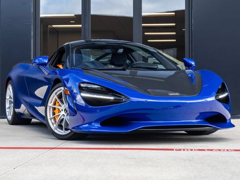 Used 2026 McLaren 750S RWD image 3
