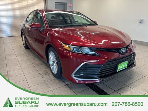 Used 2021 Toyota Camry LE image 1