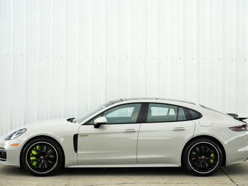Used 2022 Porsche Panamera 4S w/ Premium Package image 9