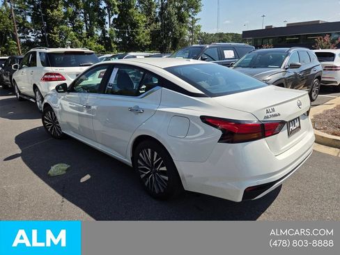 Used 2025 Nissan Altima 2.5 SV FWD image 6