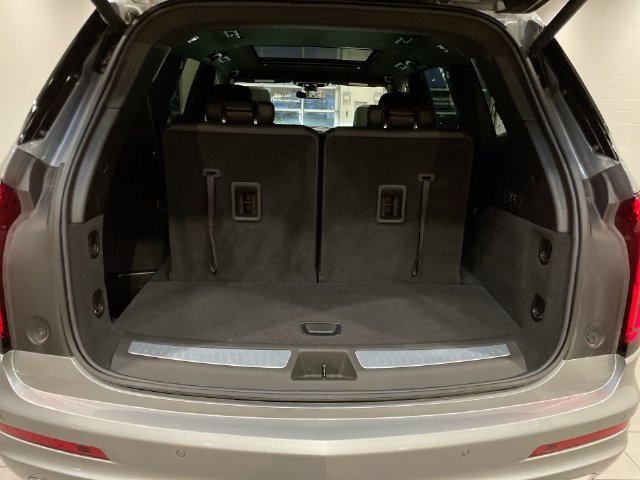 Certified 2024 Cadillac XT6 Luxury AWD/4WD image 17