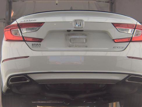 Used 2022 Honda Accord Sport image 7