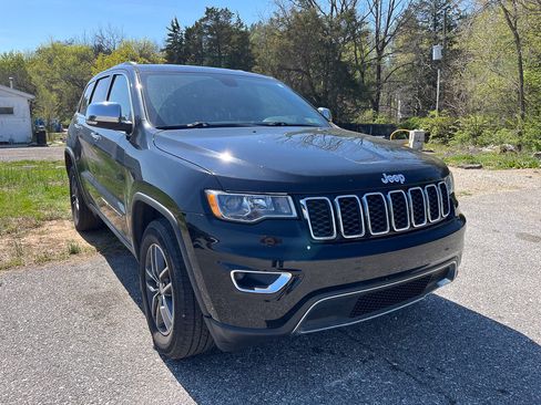 Used 2018 Jeep Grand Cherokee Limited image 1