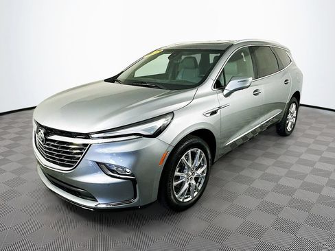 Used 2023 Buick Enclave Premium w/ Experience Buick Package FWD image 5