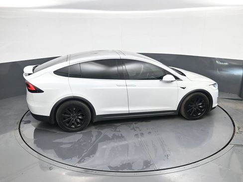 Used 2018 Tesla Model X 75D image 34