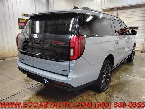 Used 2025 Ford Expedition Max Platinum w/ Stealth Appearance Package AWD/4WD image 3