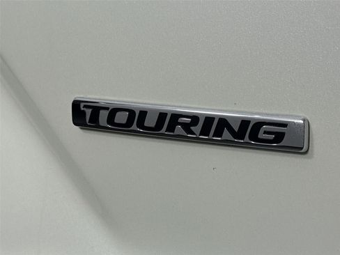 Used 2018 Honda CR-V Touring image 15