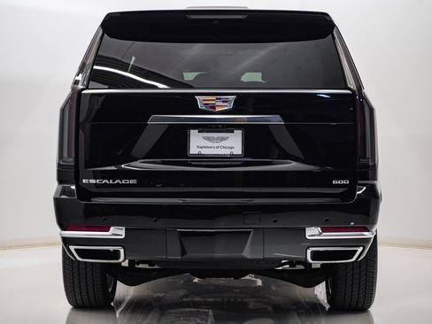 Used 2026 Cadillac Escalade ESV Luxury w/ LPO, Floor Liner Package AWD/4WD image 8