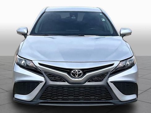 Used 2024 Toyota Camry SE FWD image 4