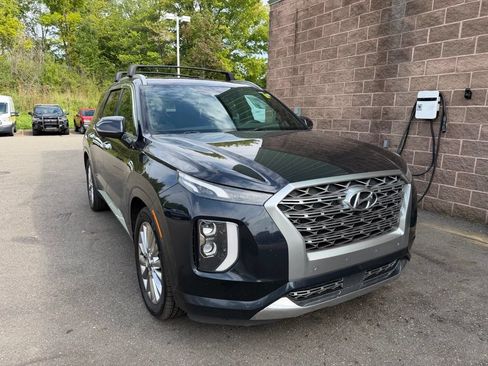 Used 2020 Hyundai Palisade Limited w/ Winter Weather Package AWD/4WD image 2