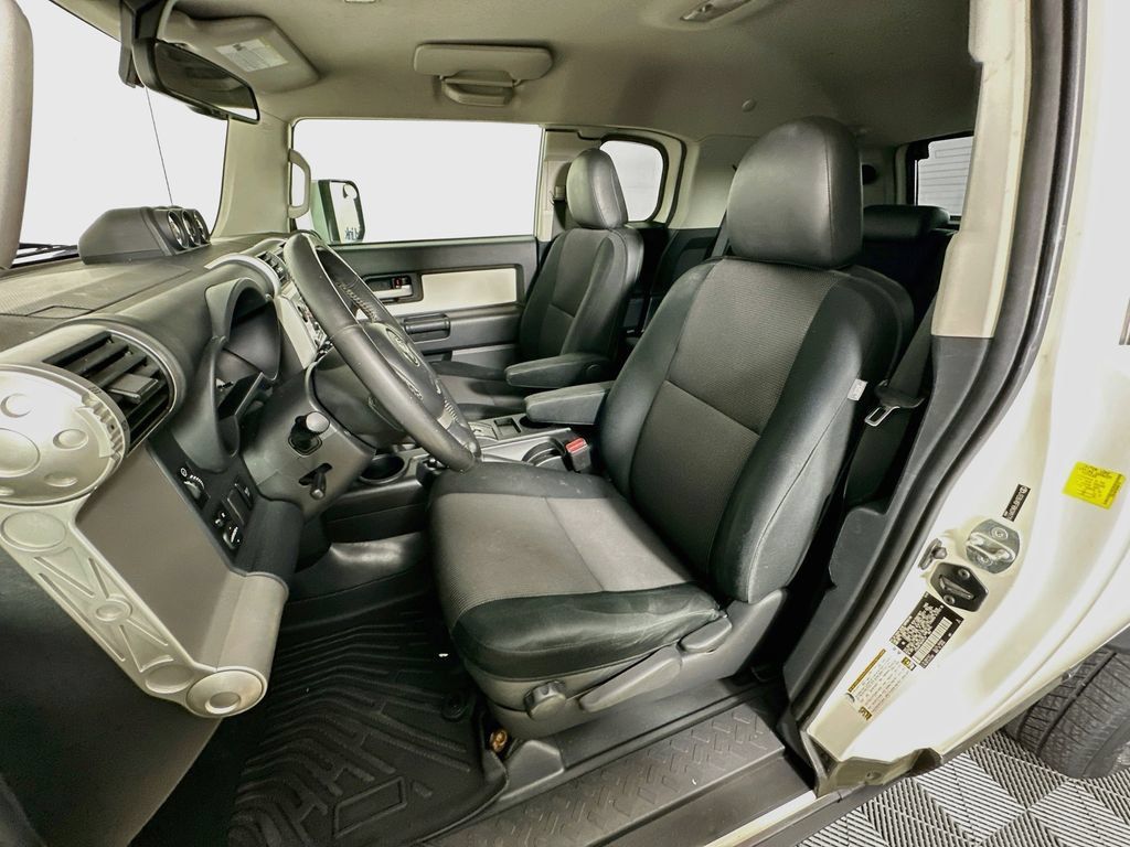 Used 2011 Toyota FJ Cruiser 4WD w/ Upgrade Pkg image 24