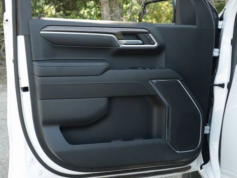 Used 2023 Chevrolet Silverado 1500 LT image 24