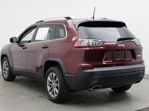 Used 2019 Jeep Cherokee Latitude Plus w/ Comfort/Convenience Group FWD image 6