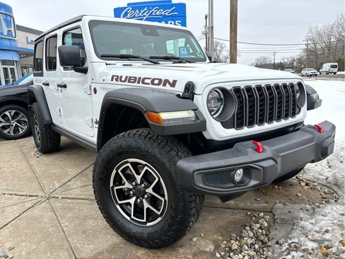 Used 2024 Jeep Wrangler Unlimited Rubicon image 2