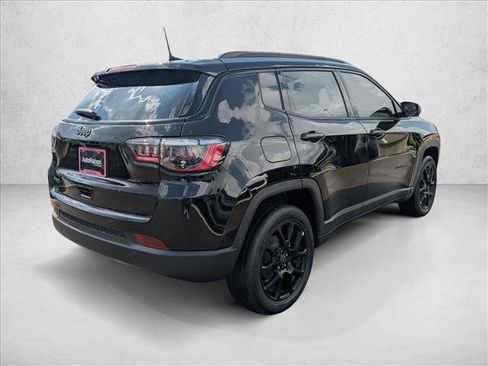 New 2026 Jeep Compass Latitude image 2
