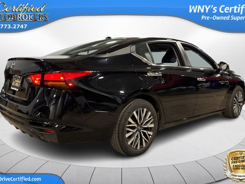 Used 2025 Nissan Altima 2.5 SV image 6