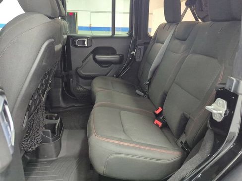 Used 2018 Jeep Wrangler Unlimited Rubicon AWD/4WD image 24