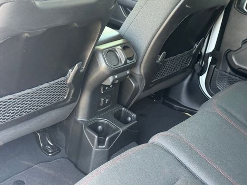 Used 2024 Jeep Wrangler Unlimited Rubicon AWD/4WD image 26