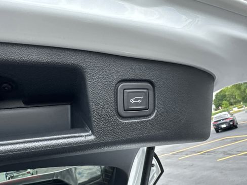 Used 2024 Chevrolet Blazer EV LT AWD/4WD image 15