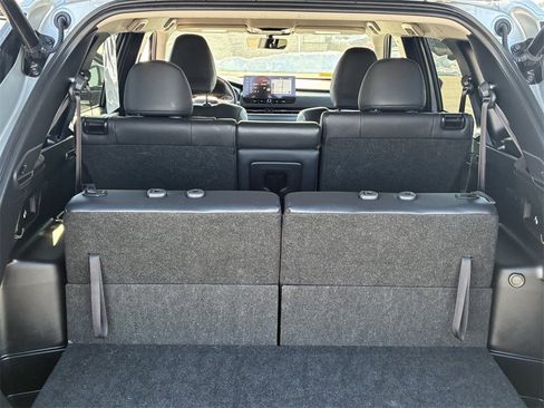 Used 2025 Mitsubishi Outlander SE image 15