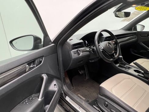 Used 2021 Volkswagen Passat 2.0T R-Line image 20