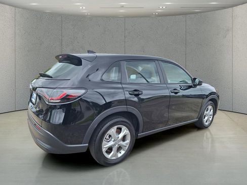 Used 2025 Honda HR-V LX image 5