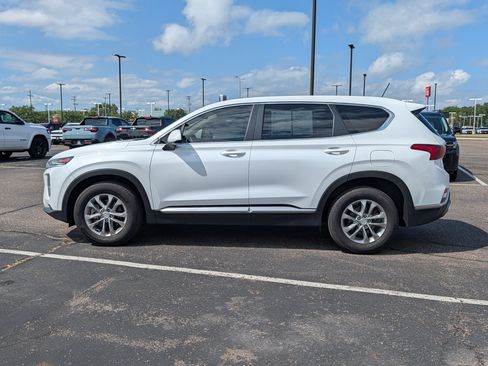 Used 2019 Hyundai Santa Fe SE FWD image 2