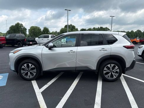 Used 2023 Nissan Rogue SV AWD/4WD image 5
