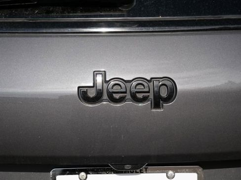 Used 2022 Jeep Grand Cherokee L Laredo AWD/4WD image 8
