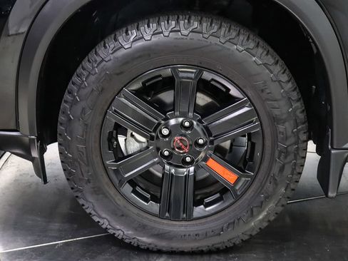 Used 2025 Nissan Rogue SV AWD/4WD image 9