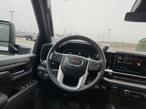 Certified 2025 GMC Sierra 2500 SLT w/ SLT Premium Package image 15