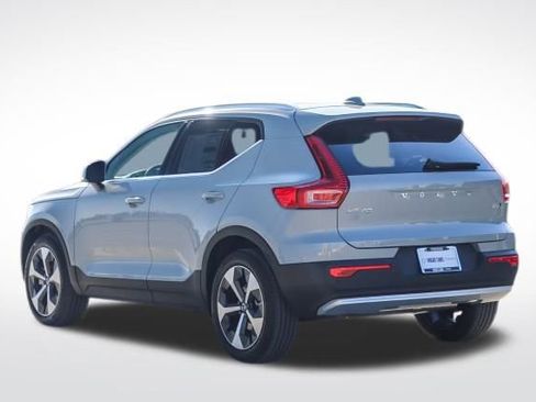 Used 2025 Volvo XC40 B5 Core w/ Protection Package Premier image 7