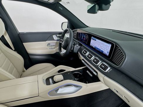 New 2026 Mercedes-Benz GLS 580 4MATIC image 16